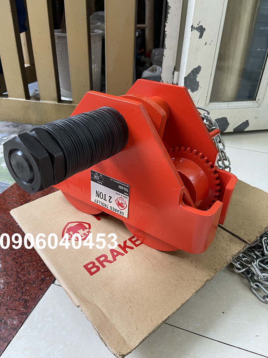 Con chạy kéo tay 2 tấn Riken TSG-020